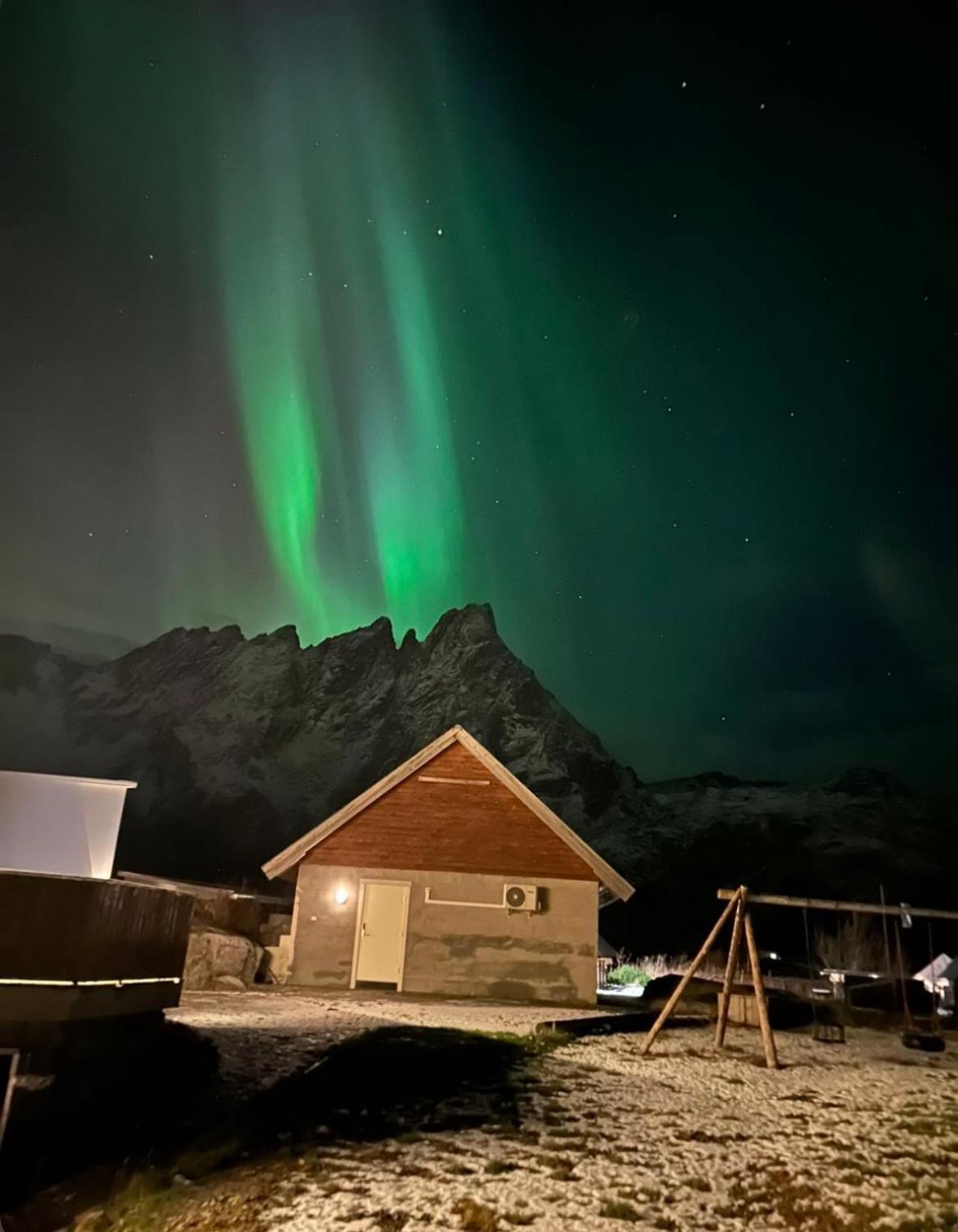 Leilighet Ballstad Bagian luar foto